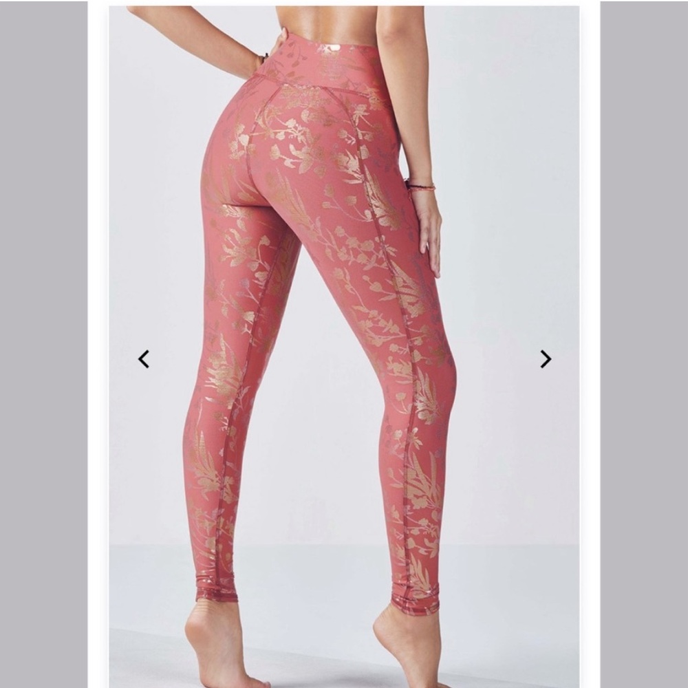 High-Waisted Metallic Floral Legging